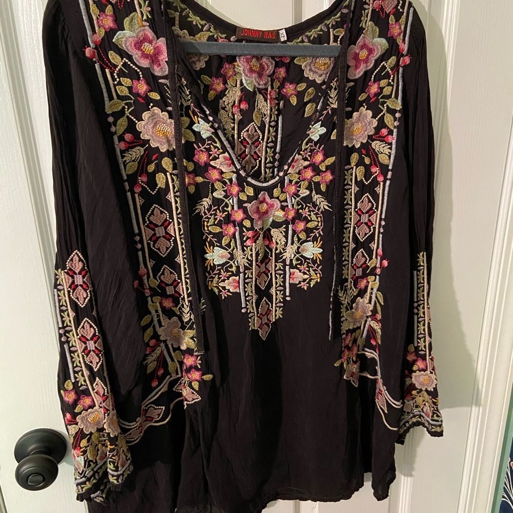Johnny Was Black Floral Embroidered Blouse